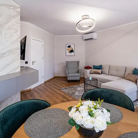 Апартамент Perfect Near Sea Garden *